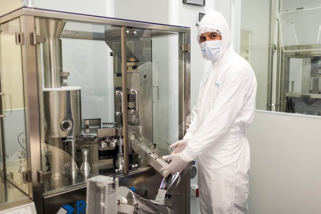 pharmaceutical-industry-clean-research-drugs-silver-shiny-healthcare-science-microbiology-biology_t20_09k4Ze (1)